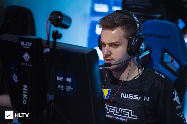 里程碑： JD Gaming 达成 LPL 10,000 次击杀！